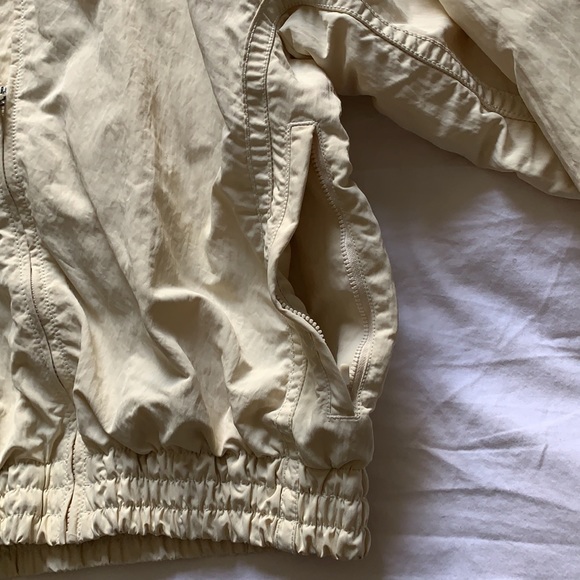 Nike x Fear of God light cream basketball jacket - Picture 11 of 13